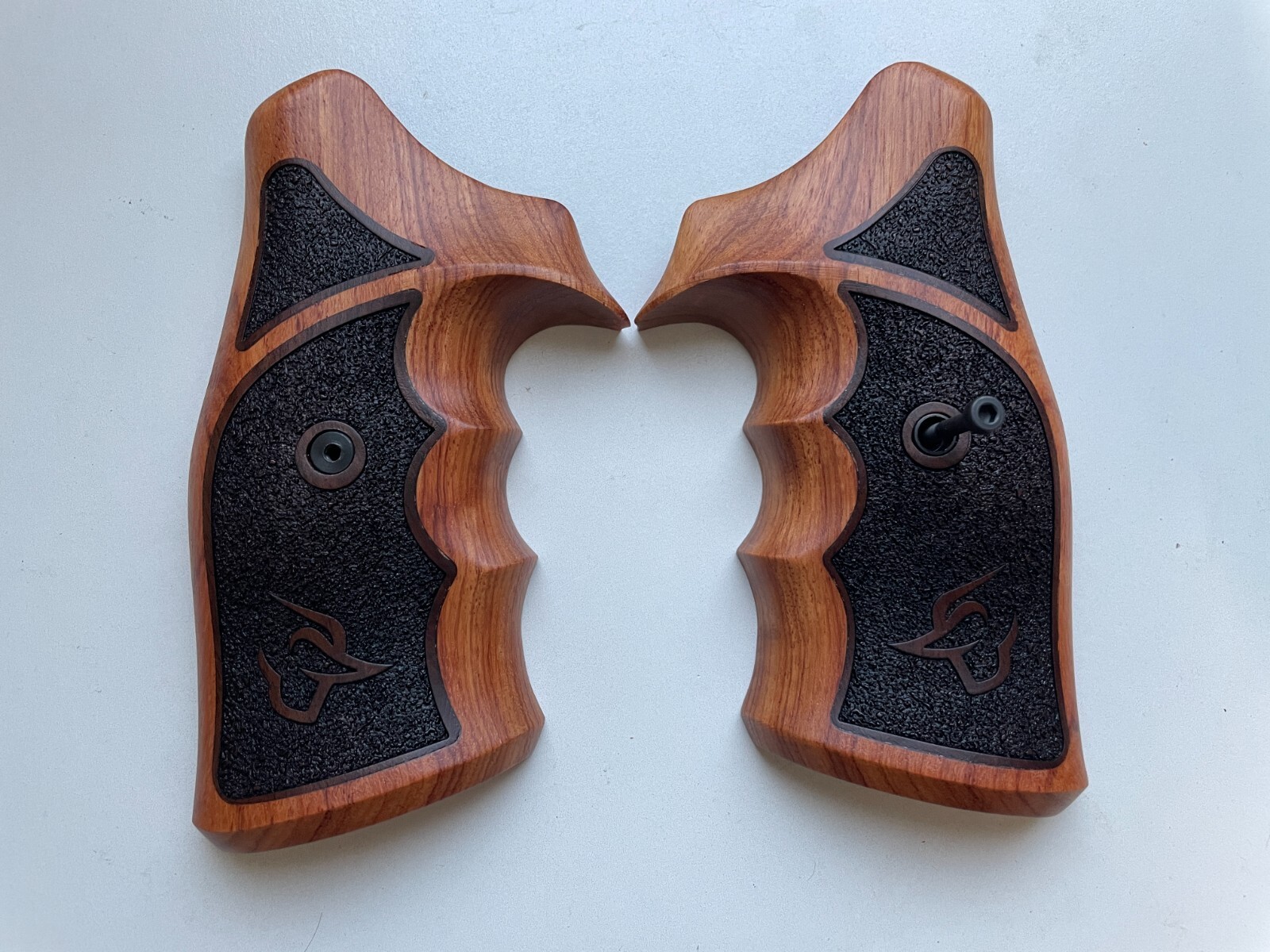2Tone wood Target Grips Compatible with Taurus Medium/Large Frame Square frame