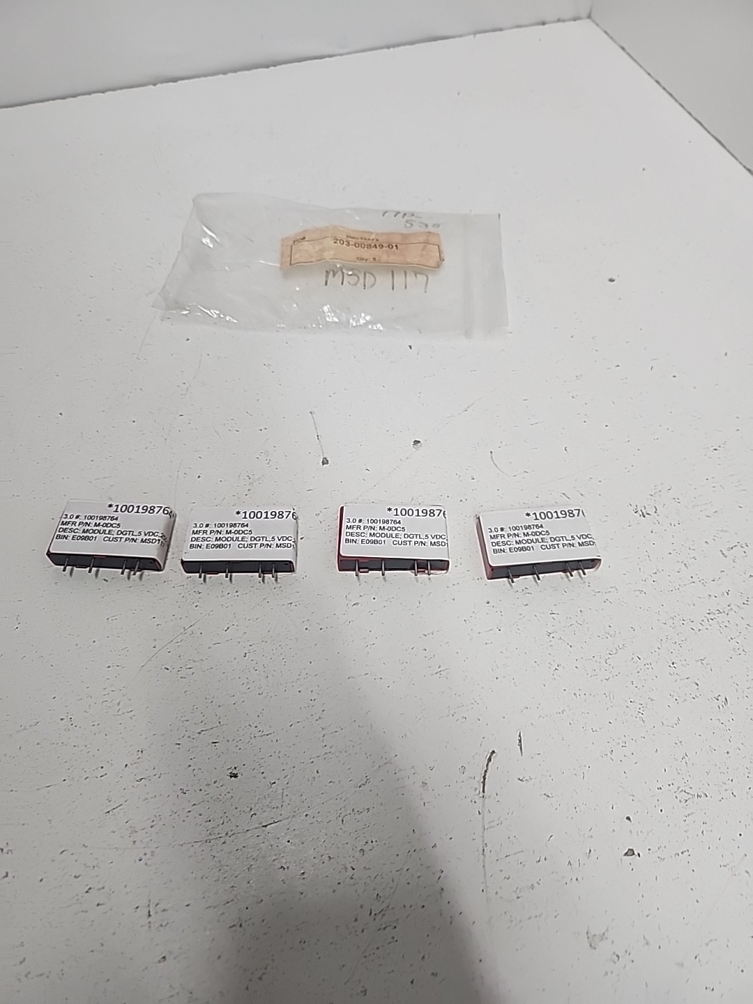 CRYDOM Output Module M-ODC5 (4PCS) ** NOS**