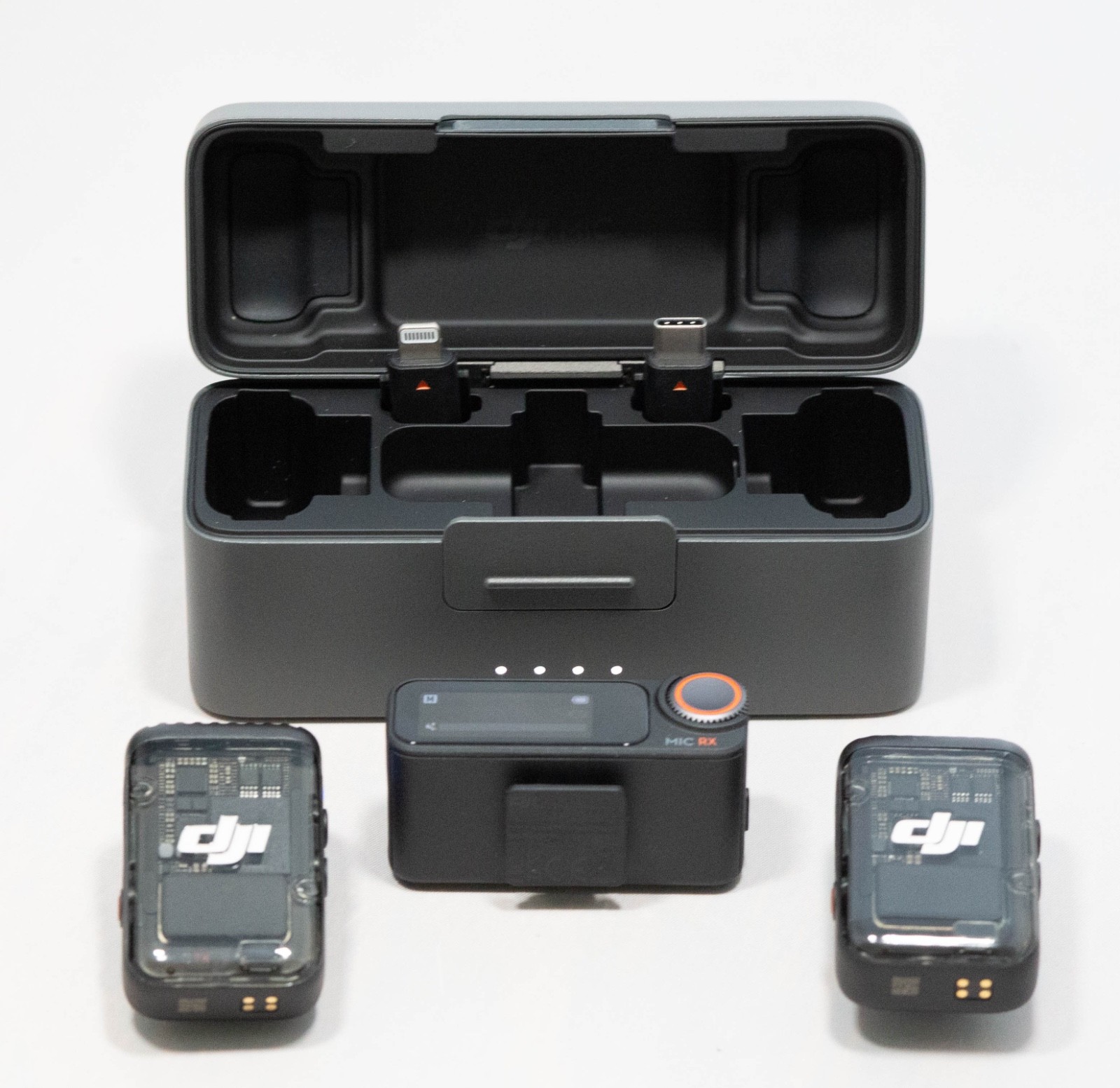 DJI Mic 2 (2TX+1RX+Charging Case)Wireless Microphone 820 ft **MINT**