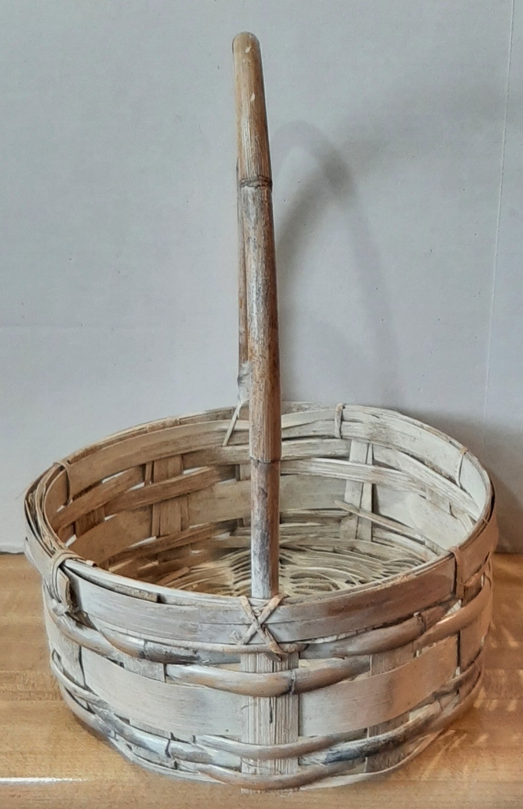 Vtg. Round Distressed Gray Carry Basket ~ Handle 7.5" Diameter 8.5" Depth 3.5"