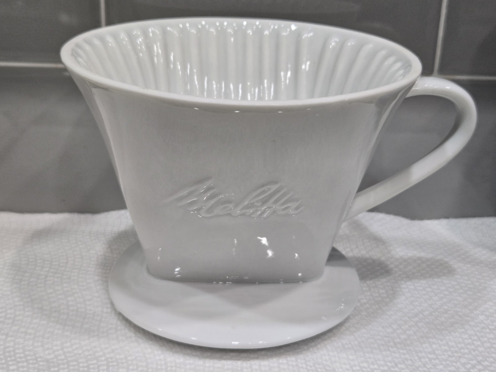 Melitta White Porcelain Pour Over Coffee Filter One Cup 4" Across Bottom