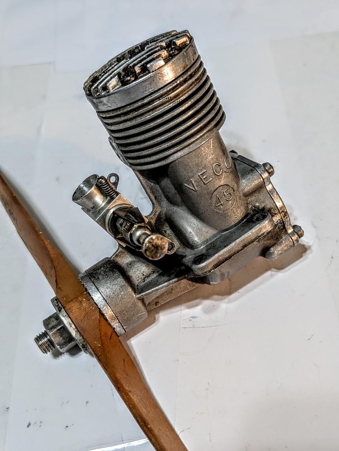 VECO 45 RADIO CONTROL ENGINE, GREAT COMPRESSION, V/G CONDITION