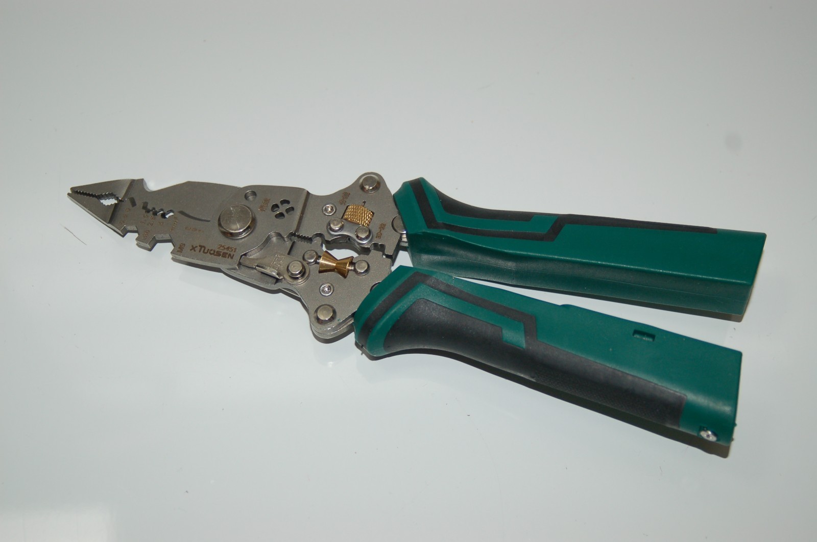 Tuosen 25451 Electrician's Multi Function Specialty Wire Stripping Tool