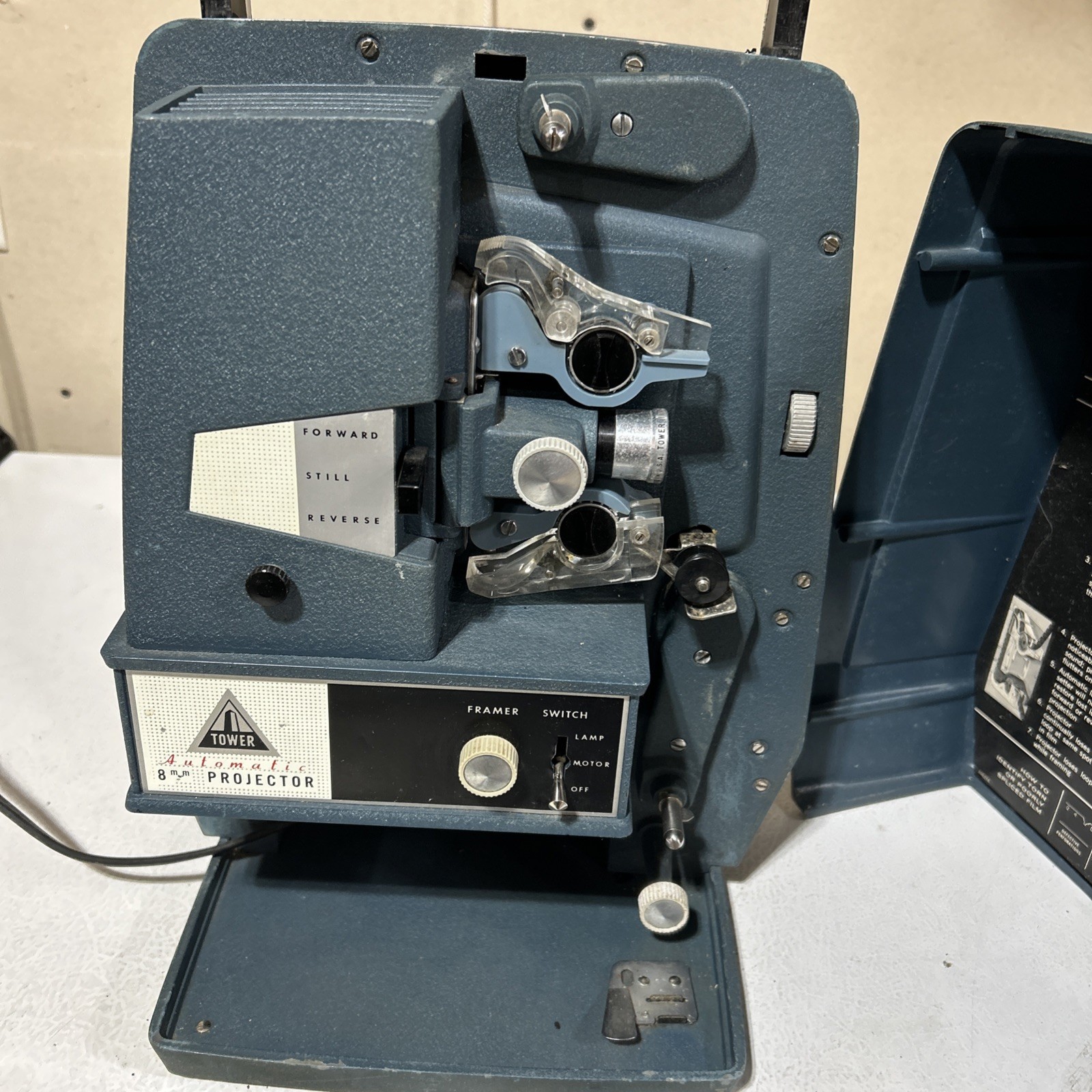 Vintage Tower Super Automatic 8mm PROJECTOR Model 584.92922 works 2-reels