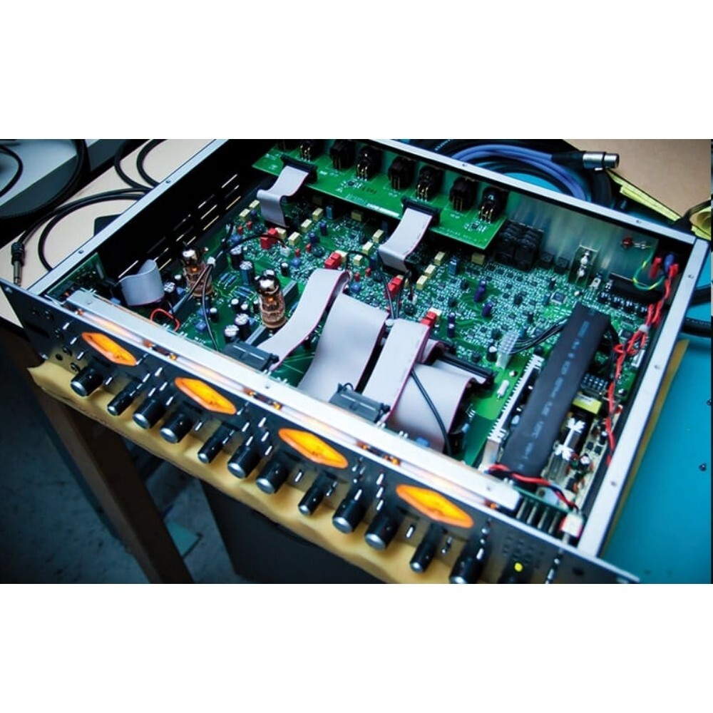 UNIVERSAL AUDIO 4-710D Tube & Solid State Tone Blending Mic Preamp