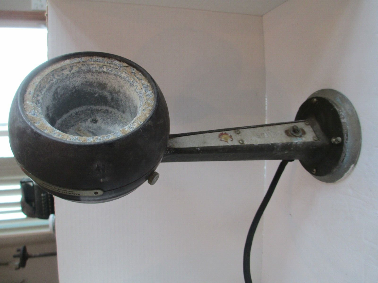 Vintage 1952 Aerovap System Scientific Insect Control American Art Deco Lamp B39