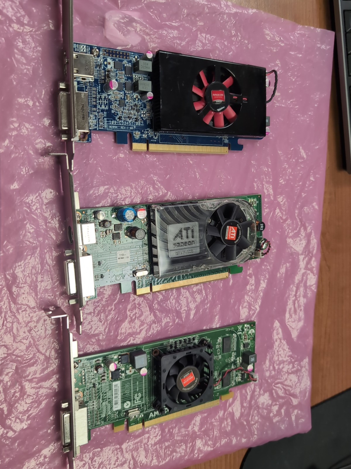 Lot Of 3- Used DELL Graphics Cards ATI 1-00NTVR, 1-0HW916, 1-0236X5