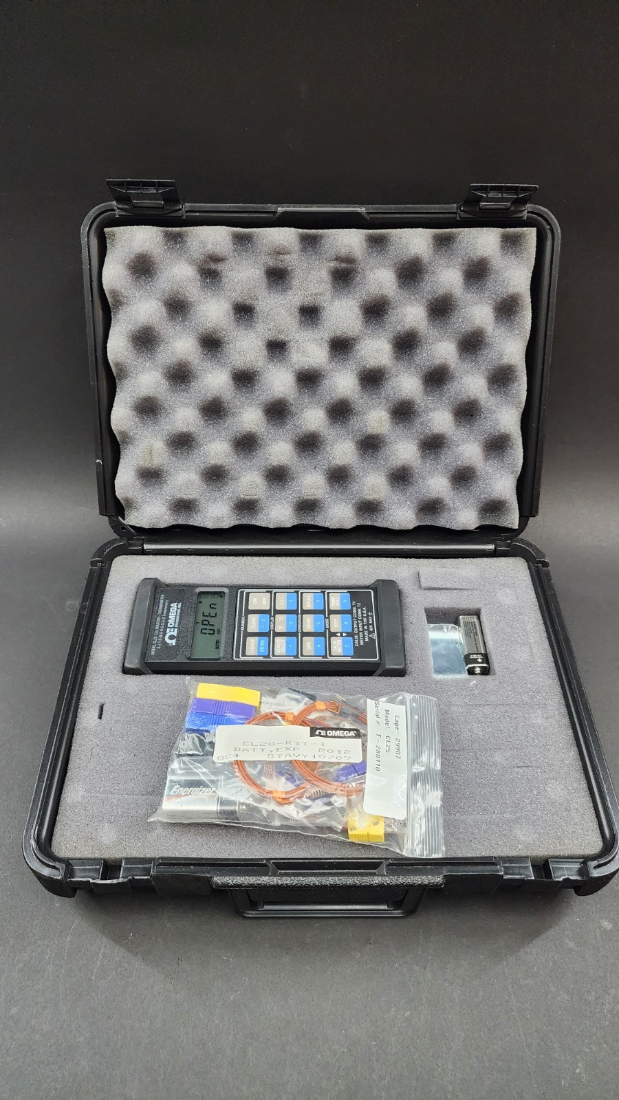 Omega CL25 Precision Temperature Calibration Meter Power on Test