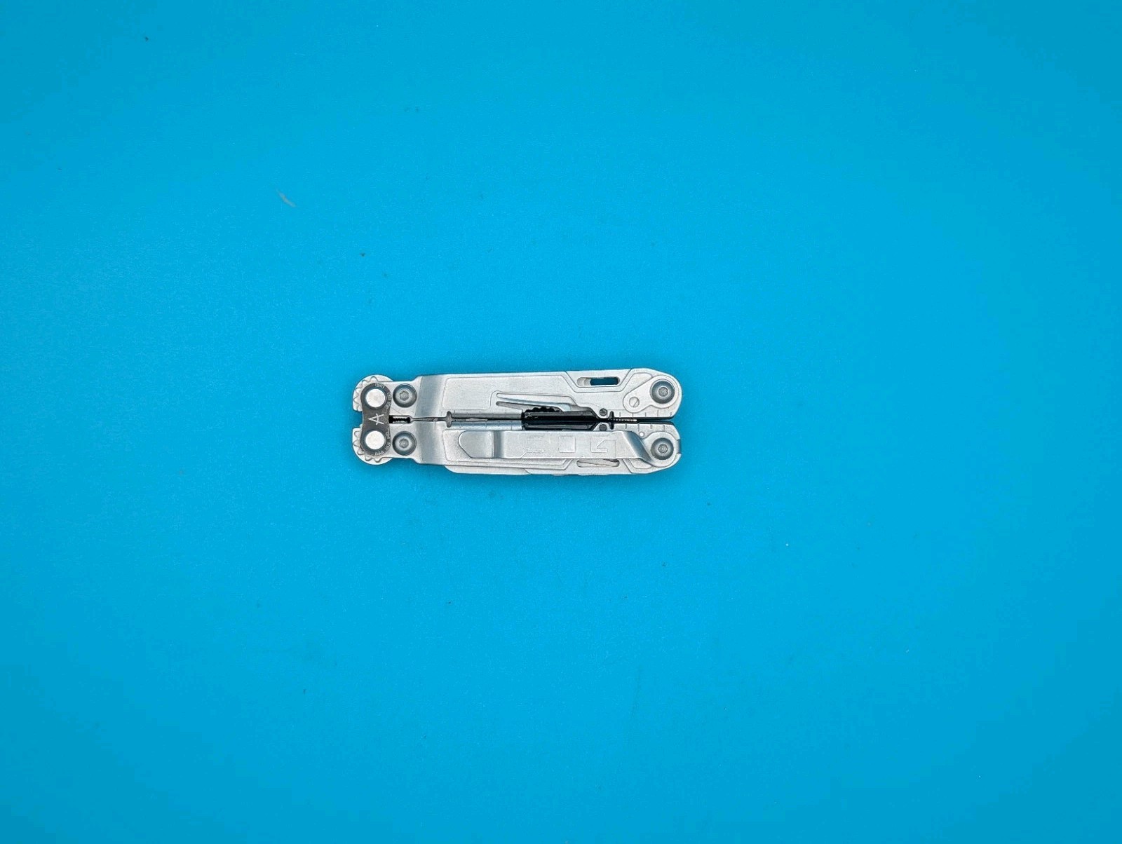 SOG PowerPint Tool Compact Lightweight Silver Multi-Tool!