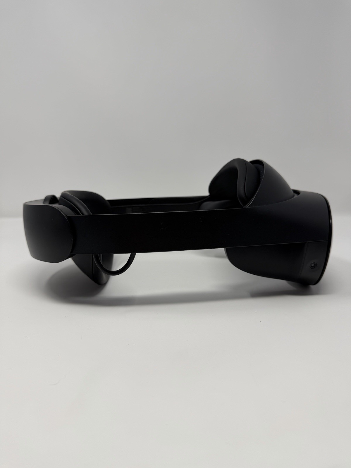 Meta Quest Pro VR 256 GB Headset Only & Charging Dock Good Condition