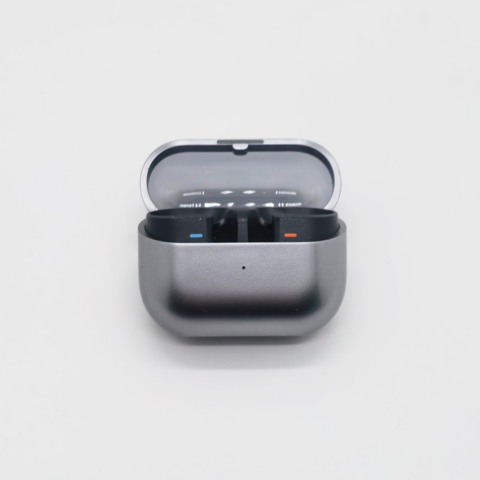 Samsung Galaxy Buds 3 PRO SM-R630 Charging Case Only Replacement Silver