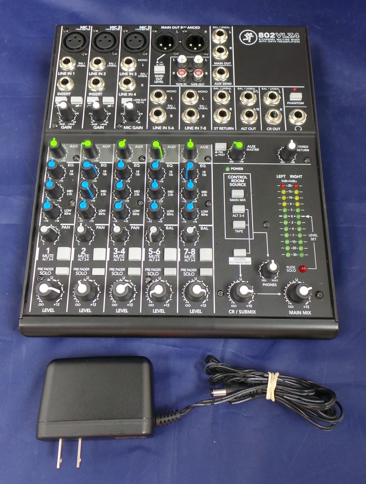 Mackie 802VLZ4, 8-Channel Ultra Compact Mixer with High Quality Onyx Preamps