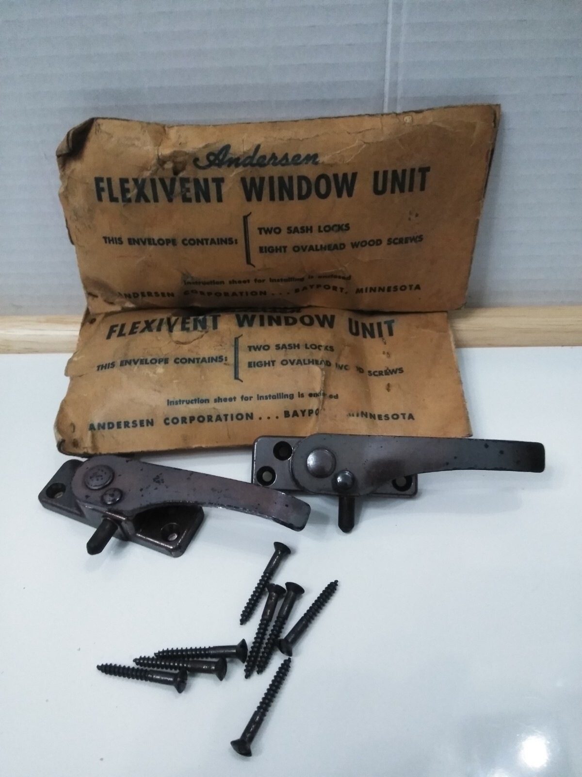 N.O.S. Andersen  Flexivent WINDOW INT  SASH Locks - Bronze (2PKS = 4 LOCKS) READ
