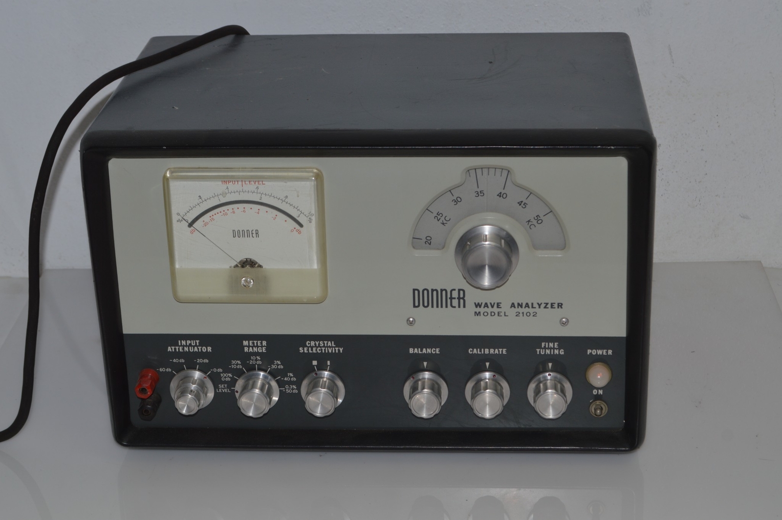 ^^ DONNER WAVE ANALYZER MODEL 2102 (IPS43)