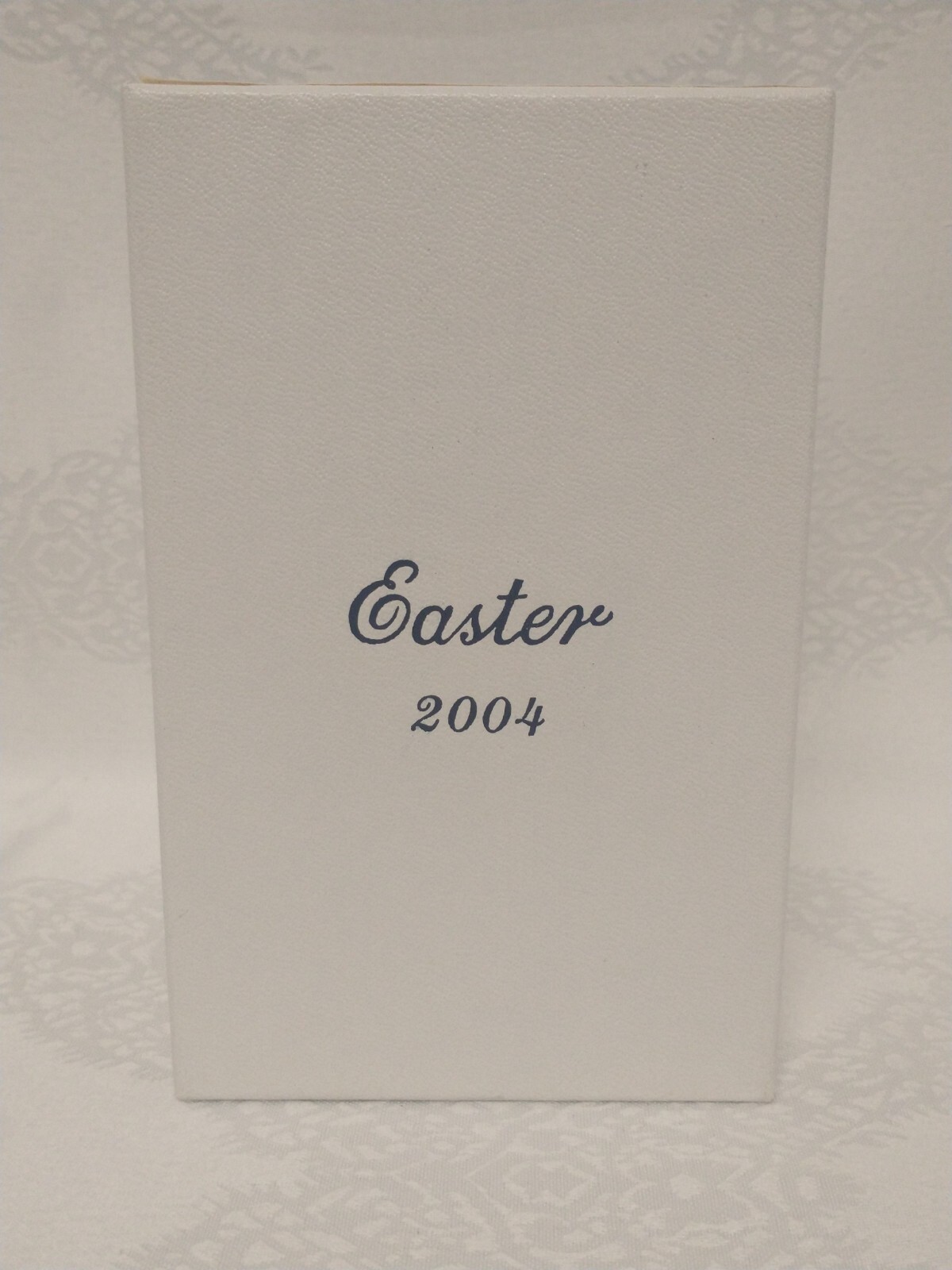 Noritake Easter Egg 2004 Limited Edition 34TH Stand Bone China M198 "NEW IN BOX"