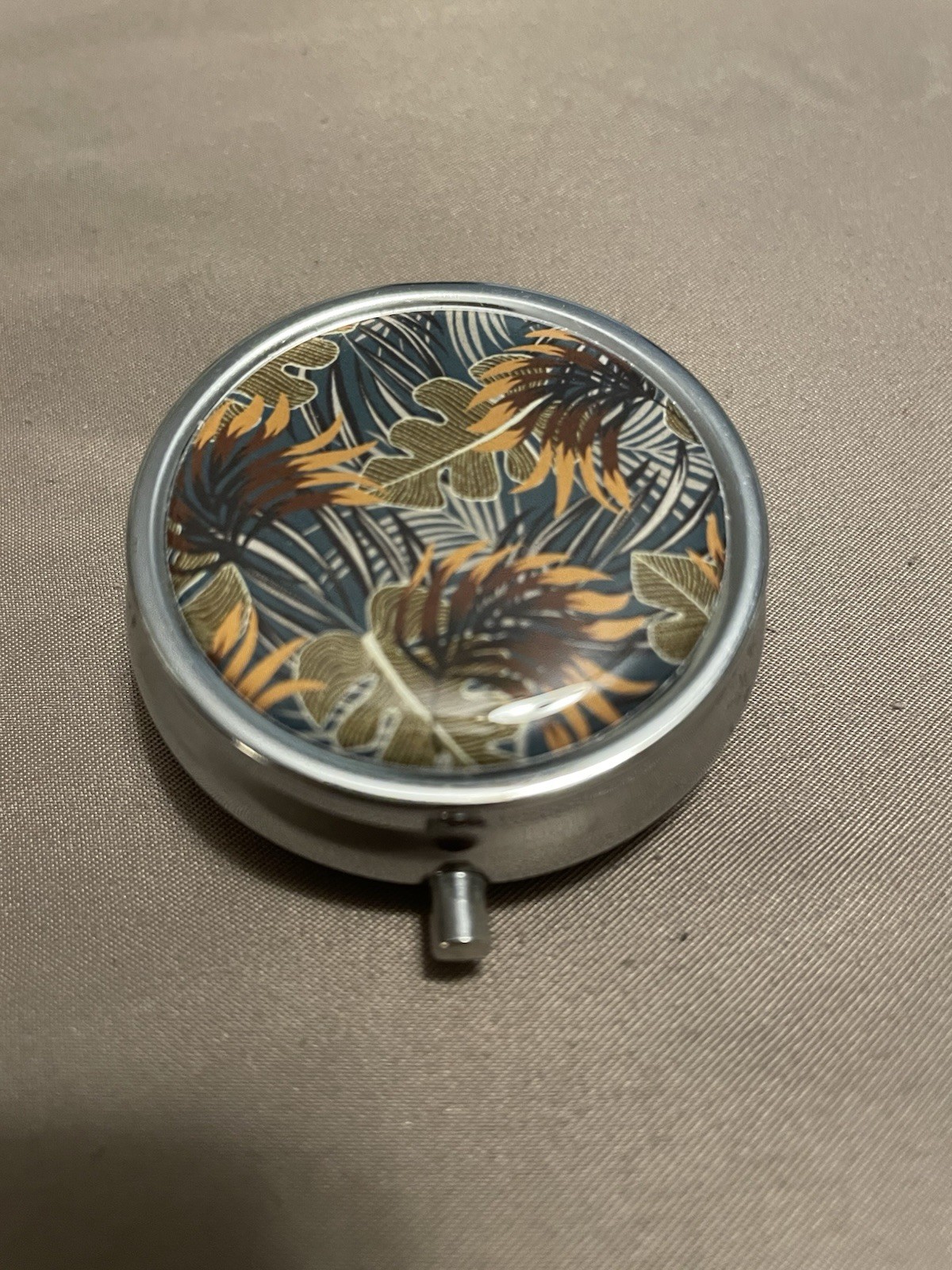 Art Nouveau Autumn Leaves Pill case pillbox pill holder-3 Compartments