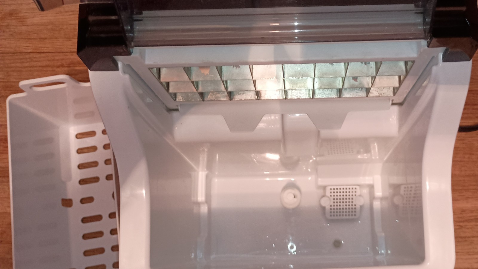 Euhomy Counter Top Ice Maker Model IM-FP