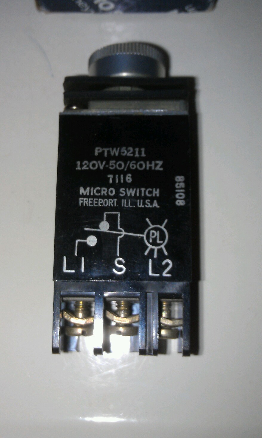 MICRO SWITCH PTW5211 120V LIGHT PUSH TEST INDICATOR NEW Free Shipping!