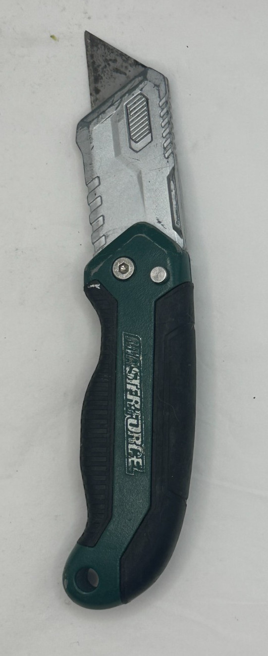 Masterforce Utility Knives  Folding Quick Change Retractable