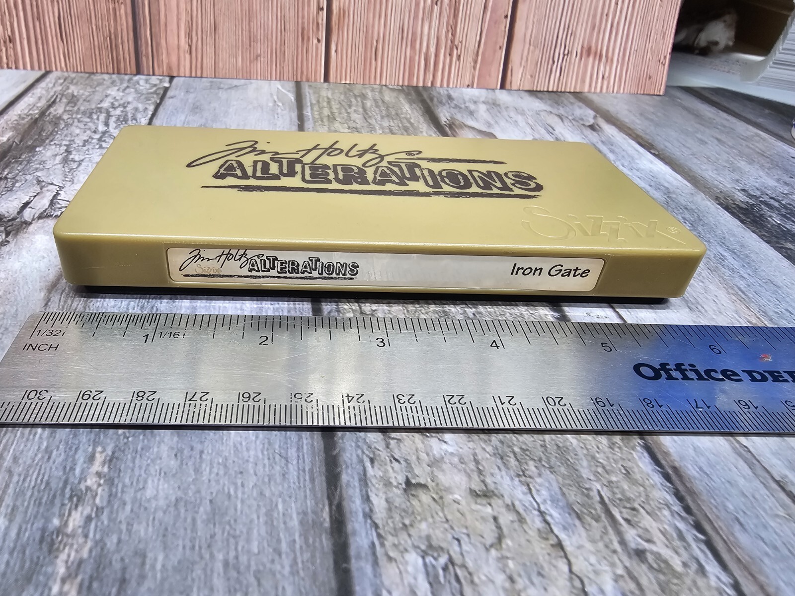 Tim Holtz Alterations Die IRON GATE On The Edge 656918 Sizzix Cartridge