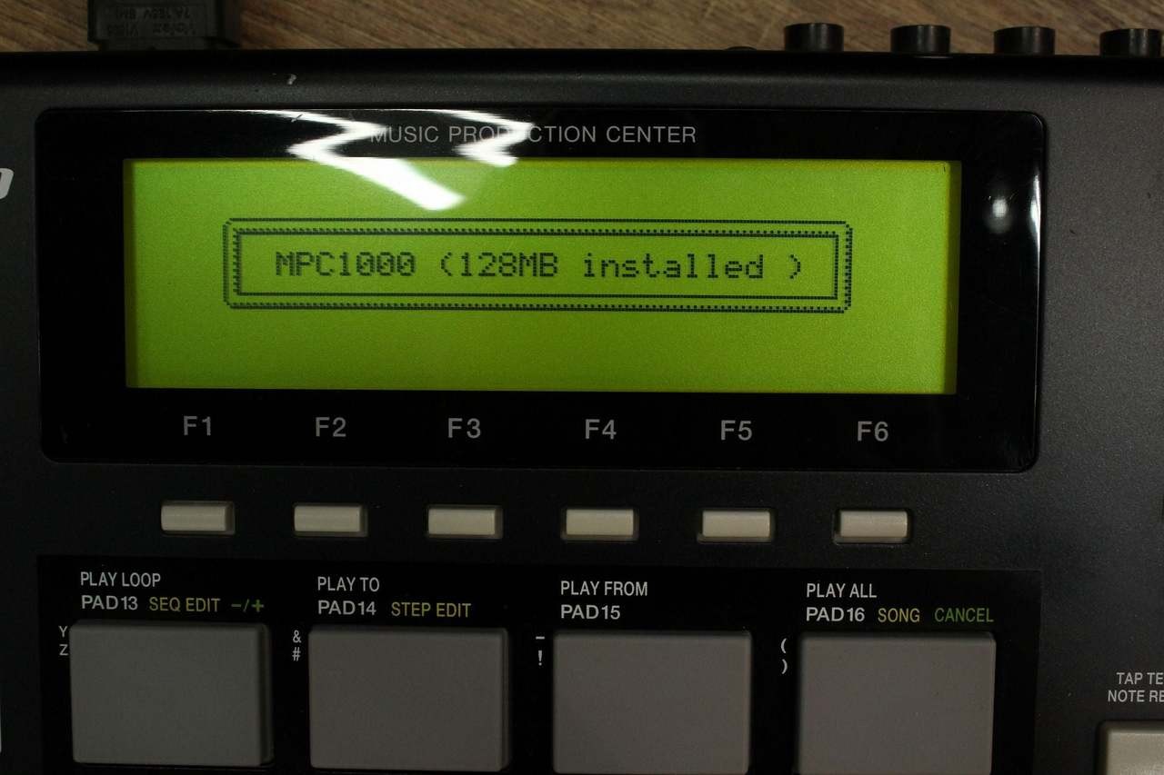 AKAI MPC1000 Black 128MB Sampler Sequencer Drum Machine w/ Manual & CF Tested
