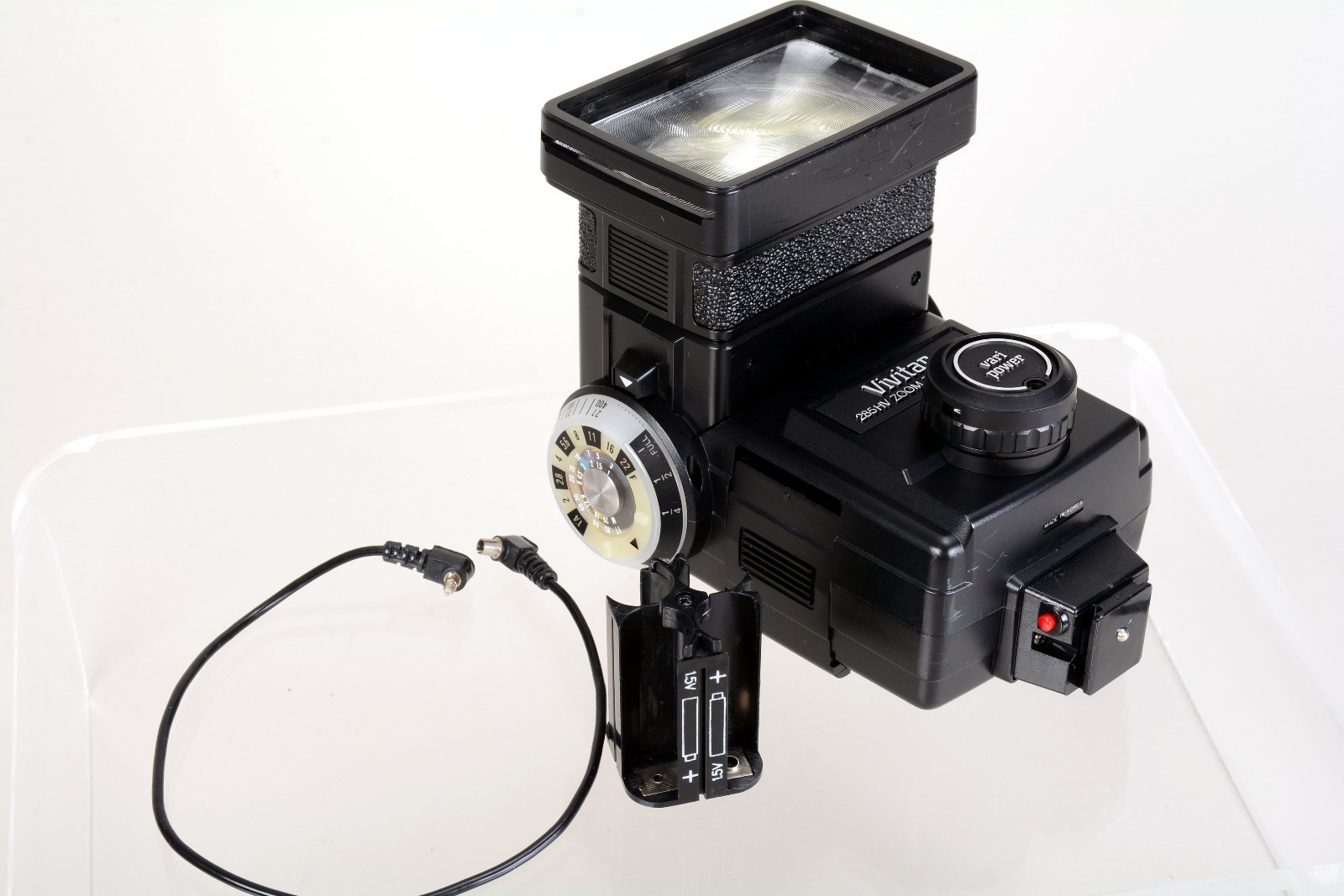 Vivitar 285HV Flash w/ PC Sync Cable. Tested good 440