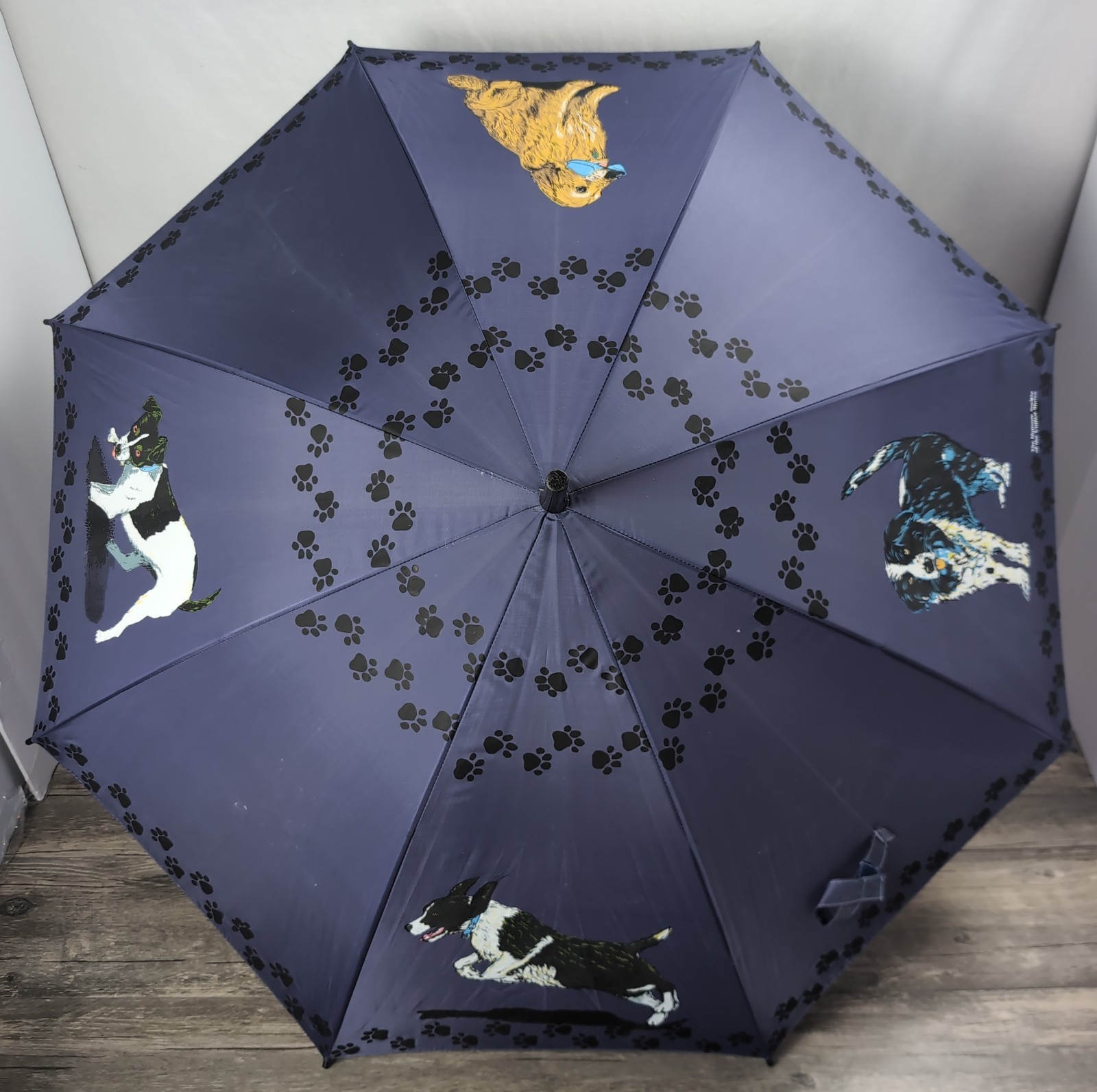 VTG Humane Society Dogs & Paws Rain Umbrella 31" Standard Size USA SHAW EUC
