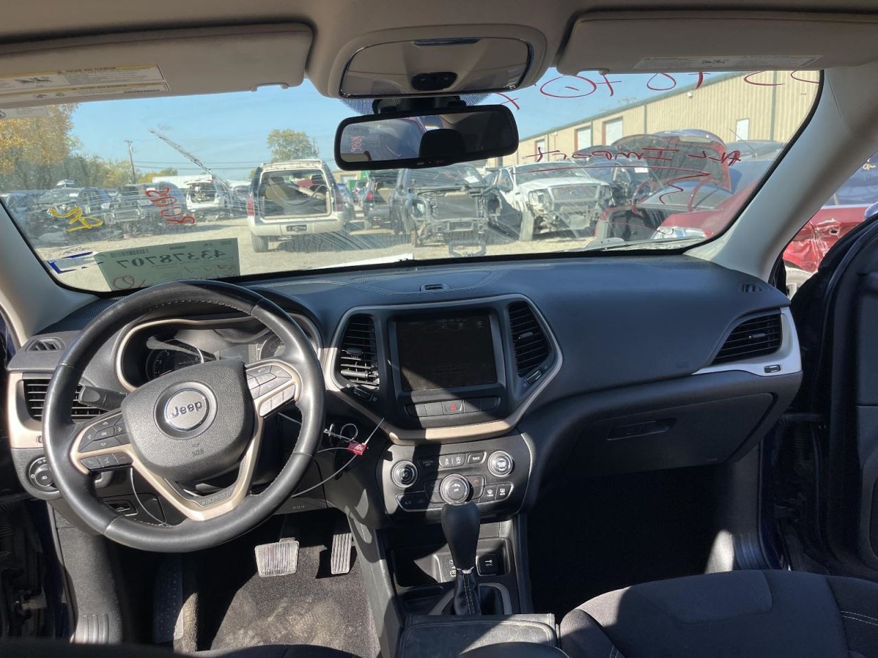 Sun Visor Left Driver Illuminated Fits 14-18 CHEROKEE 989144