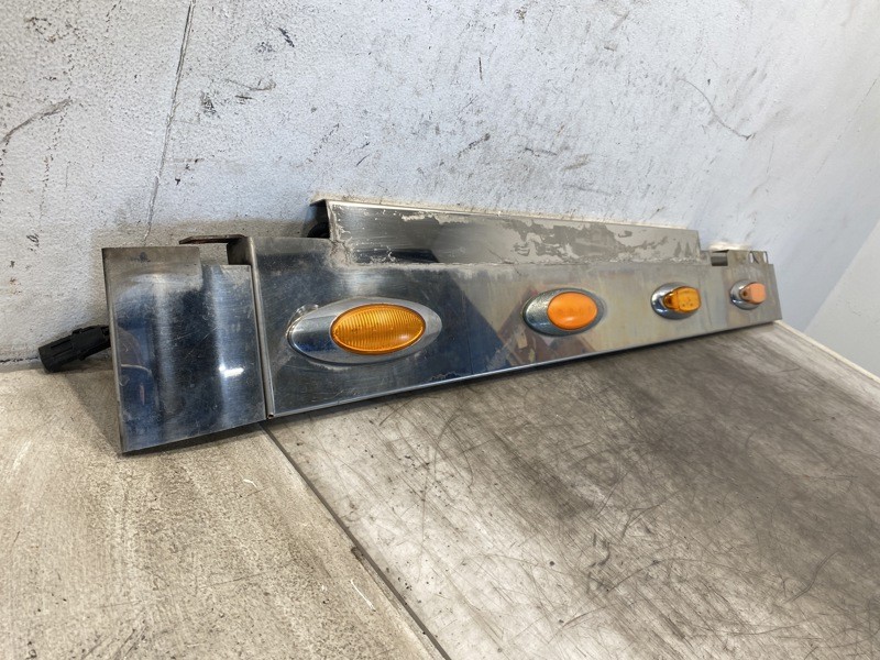 2007 Cab Exterior Trim Panel for International 9400i (785-11191)