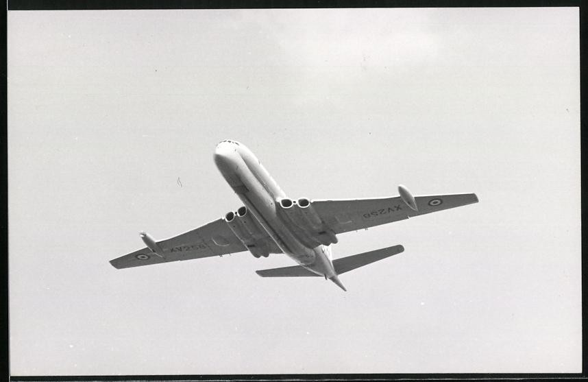Photography Four-Engine Bomber Of The RAF, Identification XV258