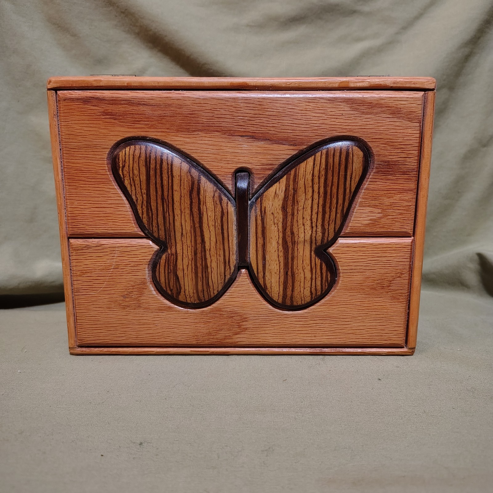Wooden Trinket / Jewerly Box with Butterfly Inlay Hand Crafted by Warren L Smith