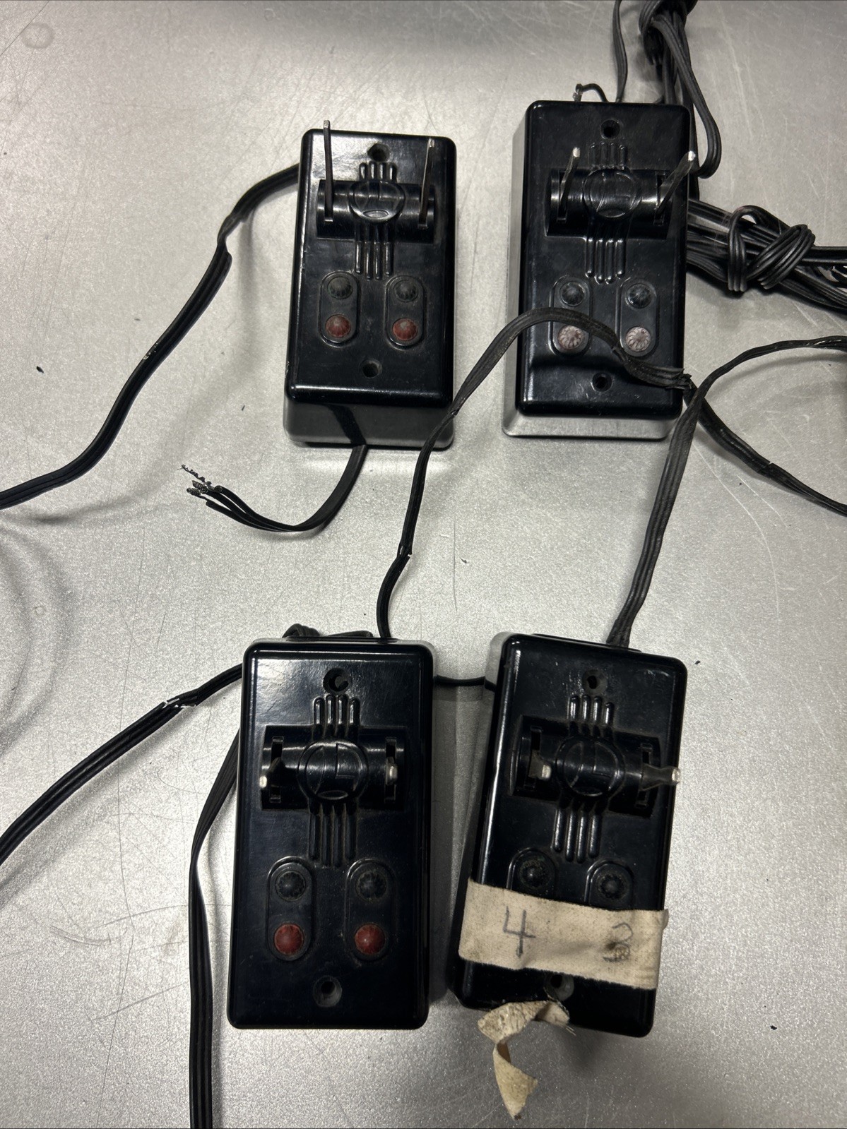 LIONEL POSTWAR 4-#1122-100 DUAL SWITCH TRACK CONTROLLERS UNTESTED✅