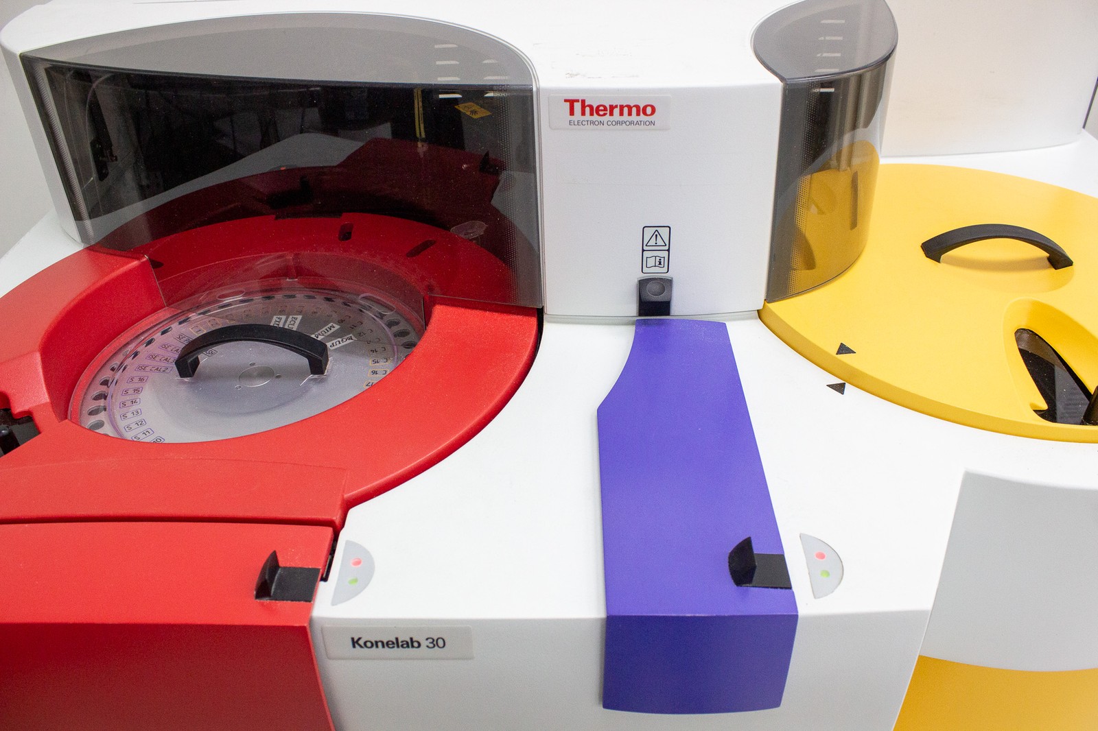 Thermo Konelab 30 Chemistry Analyzer - Random-Access, 300 Tests/Hou (3370679)