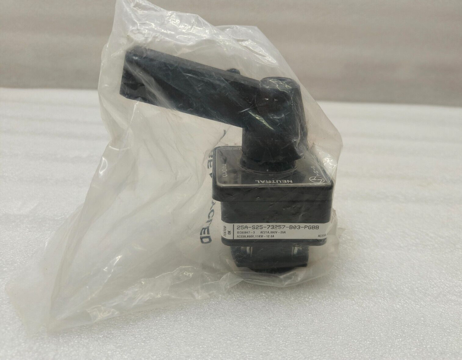 Sazler (L&T)25A-S25-73257-B03-PGBB Rotary Switch  IEC60947-1 AC21A 600V- 25A
