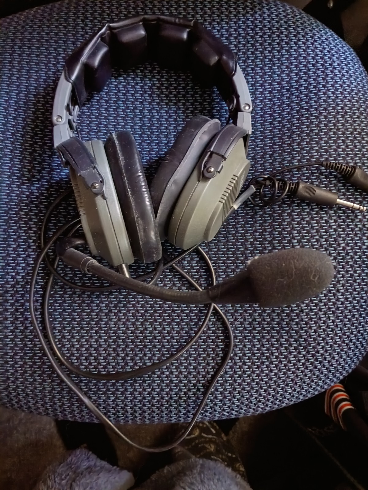 TELEX Air  Aviation HEADSET  Headphones  w/Mic. Great Condition.