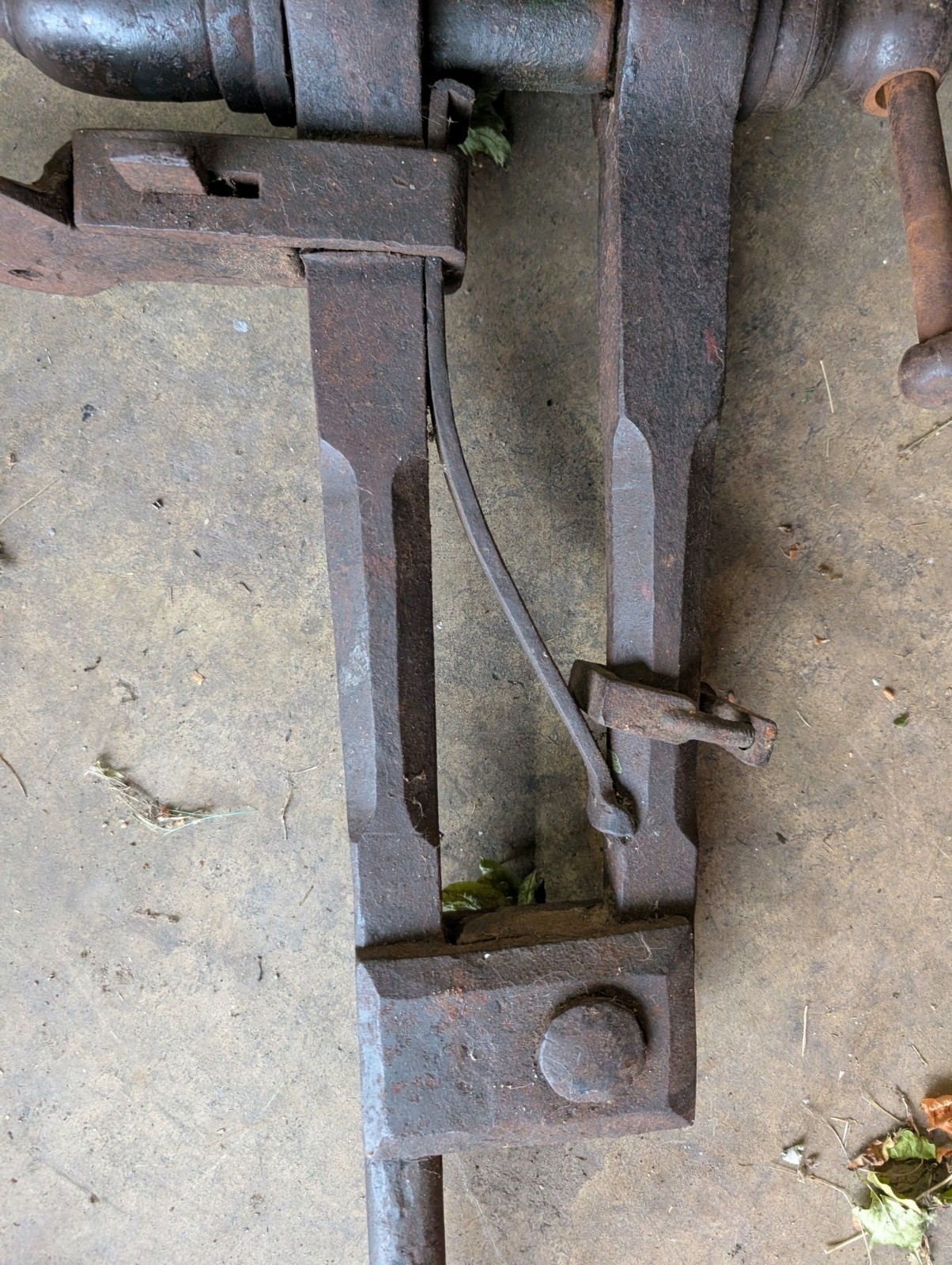 Antique Blacksmith Vice. Nice Condition. 4.5 In Wide Jaws