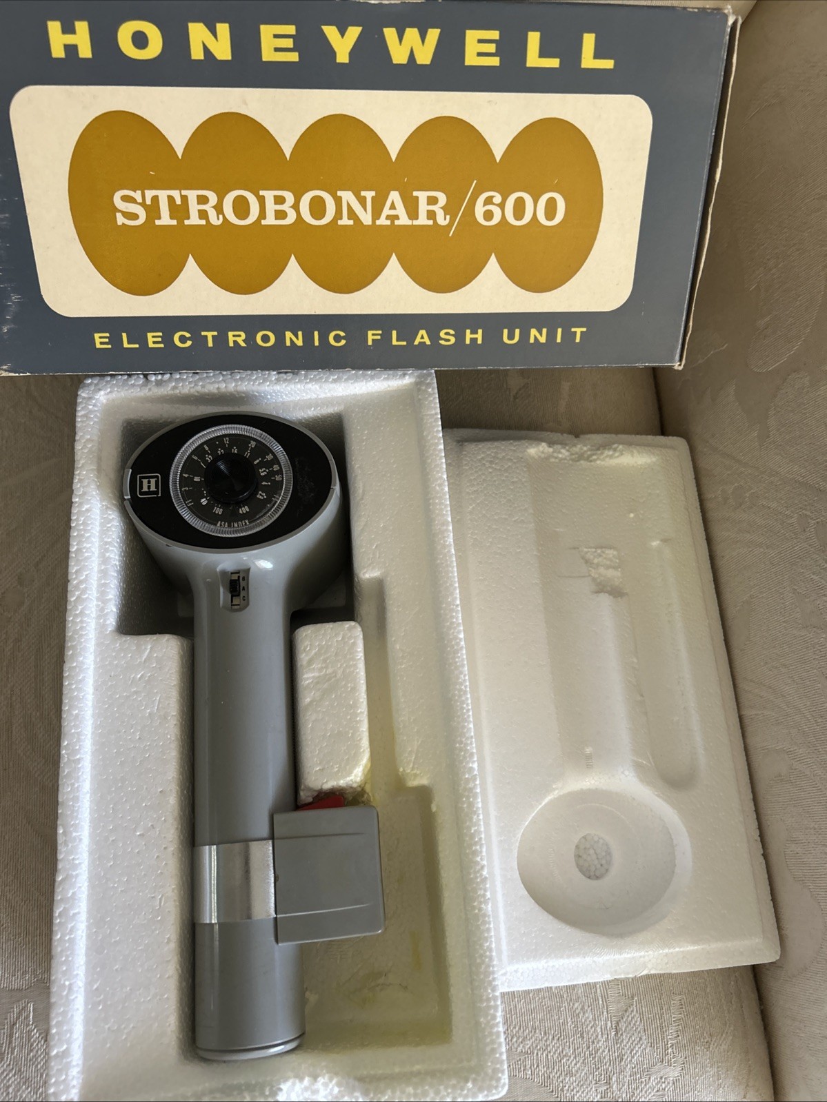 Vintage Honeywell High Performance Strobonar 600 Camera Flash/original Box ￼