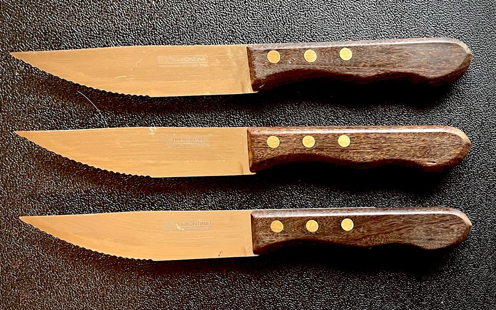 SET OF 3 TRAMONTINA JUMBO STEAK 🥩 KNIFES PREOWNED IN GRE RELIABLE CONDITION•