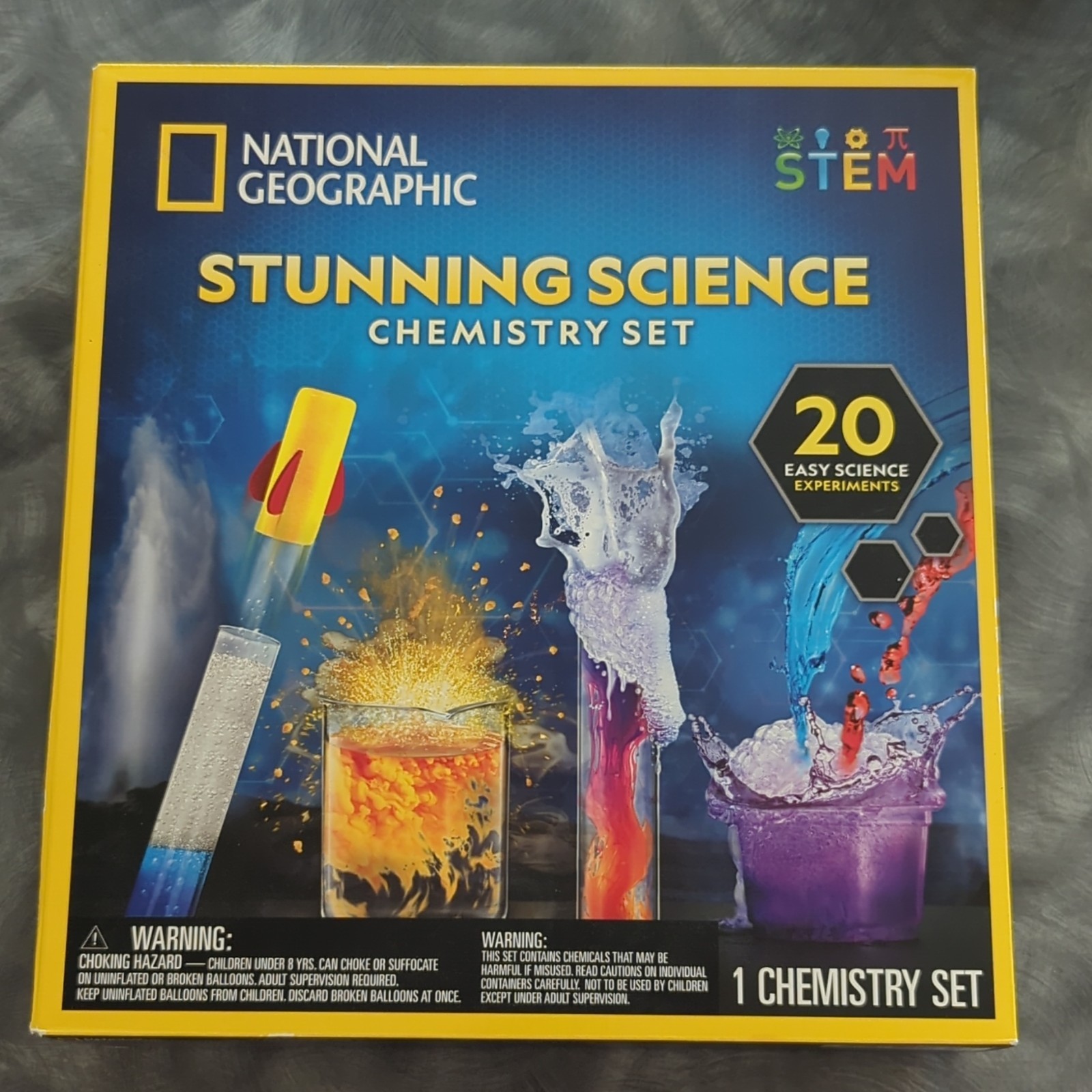 National Geographic Stunning Science Chemistry Set STEM, 20 Experiments Age 8+