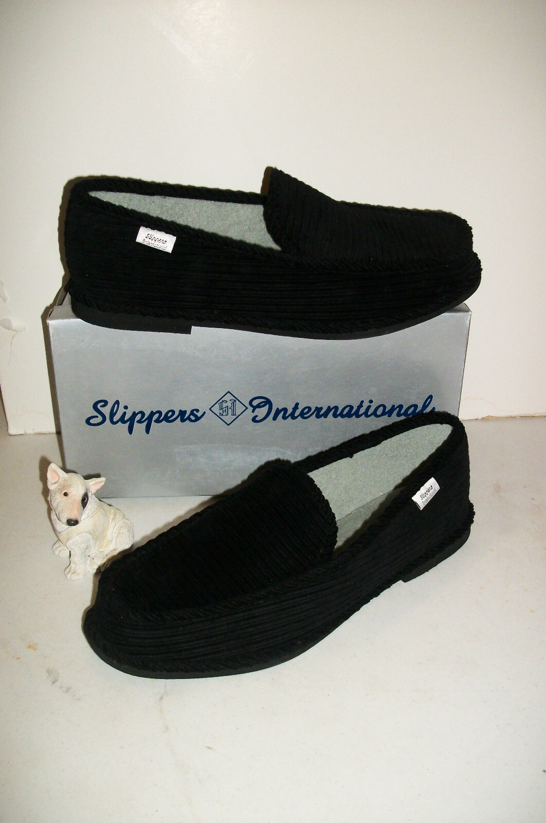 SLIPPERS INTERNATIONAL NEW 8M Black Corduroy Loafer Slippers Model #3710 NIB
