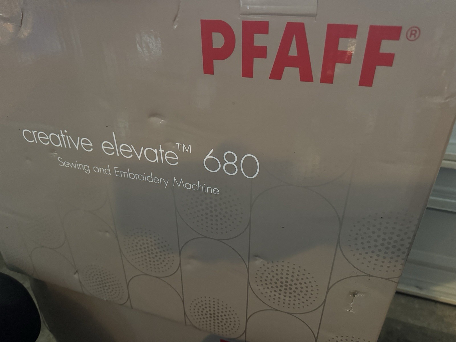 PFAFF® CREATIVE ELEVATE™ 680 SEWING MACHINE
