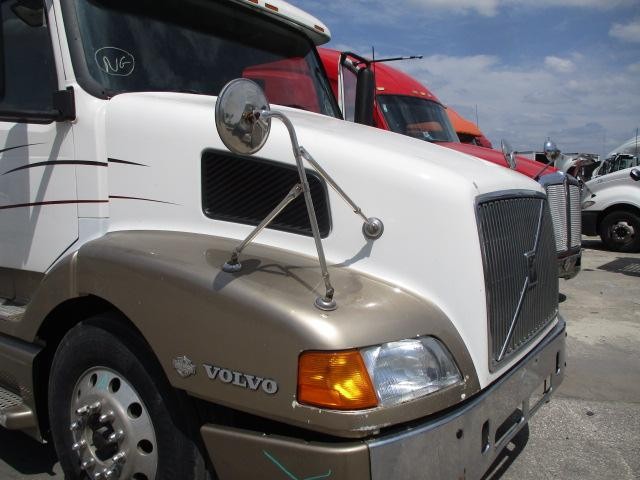 For 2001 VOLVO VNL HOOD N/A , FL