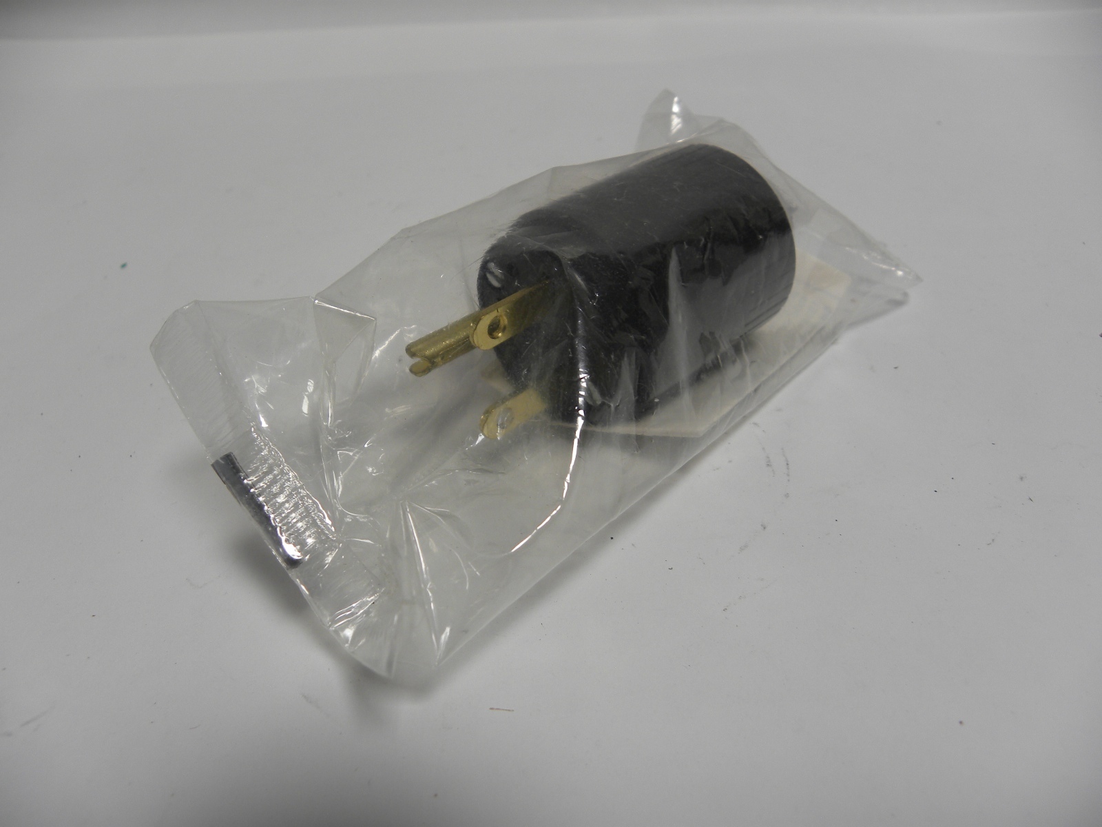 NOS Bryant 5900 Series Industrial Straight Blade Male Plug NEMA 15A 250V (A3)
