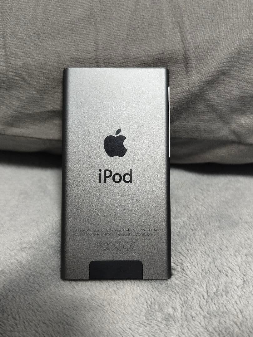 iPod nano 7th generation 16GB Silver Apple From JP Used