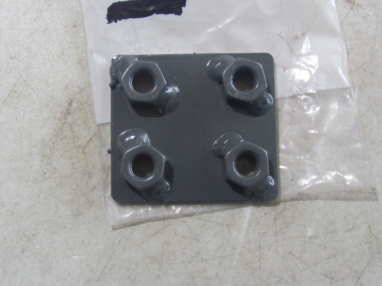NEW ELGIN SWEEPER REPLACEMENT PART 1081018 WLDT-CLAMP PLATE