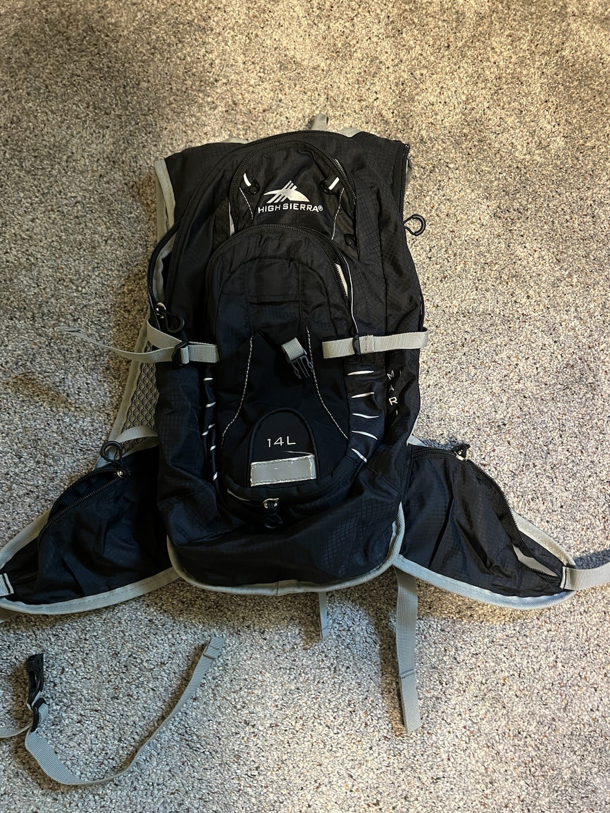 High Sierra M.A.R. 14L Hydration Backpack Black/Gray Adjustable Straps