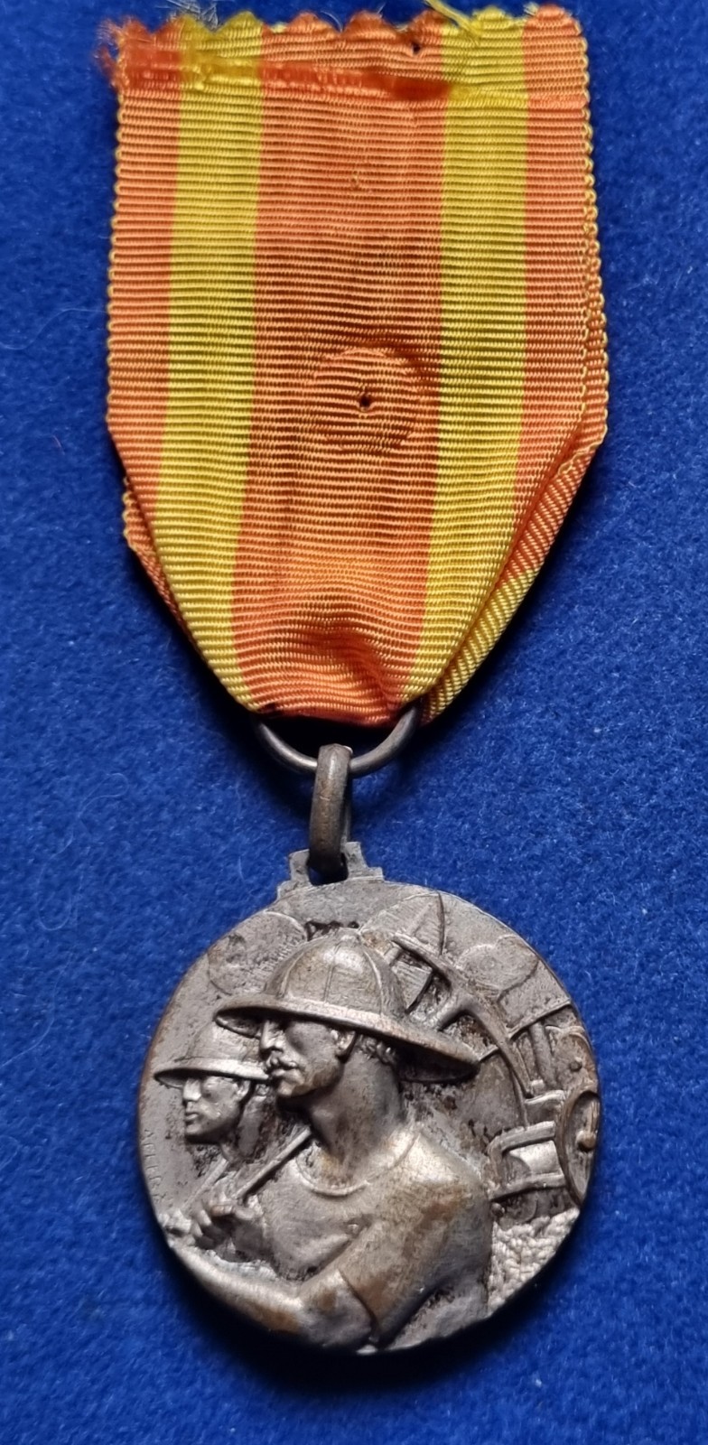 COLONIAL MEDAL COLONIAL BADGE OF WORK IN A.O.I. WORKERS CENTURIES