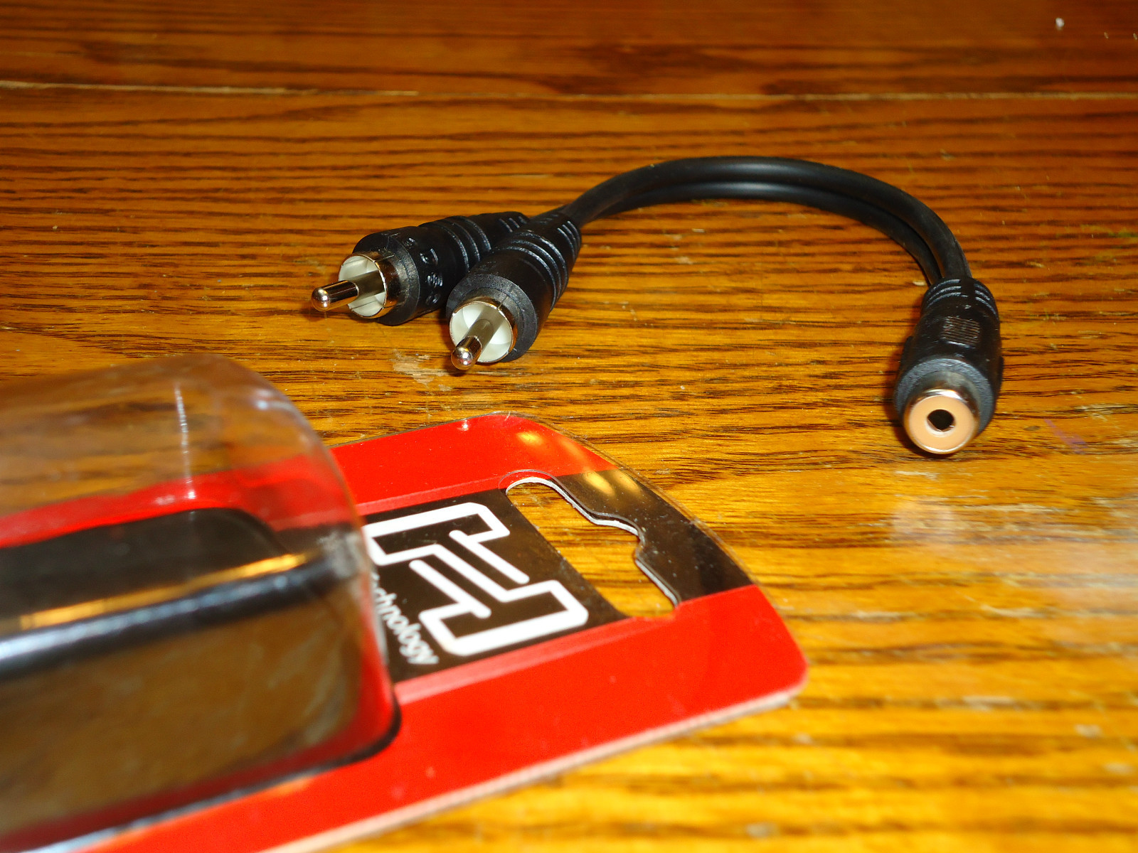 HOSA 1 FEMALE RCA TO 2 MALE JACKS Y CABLE ADAPTER CORD MONO SPLITTER CAR STEREO