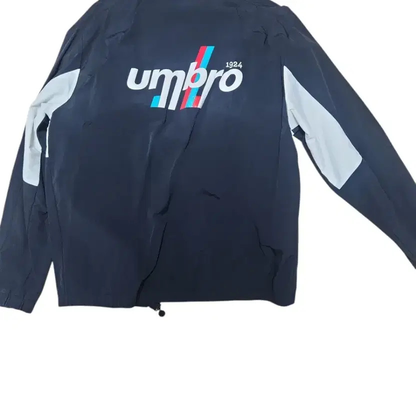 Umbro Windbreaker Size 105 Slightly Oversized