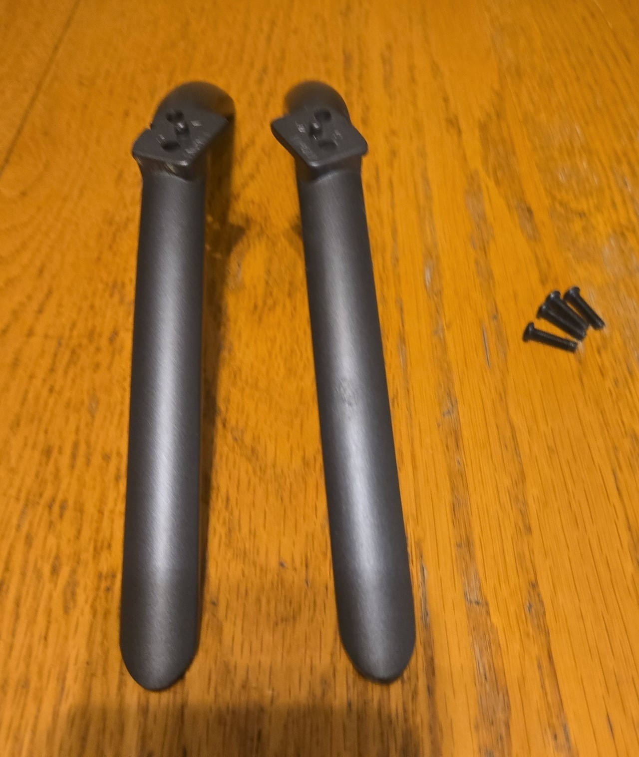 Screptre 55F9 replacement legs and screws for tv stand